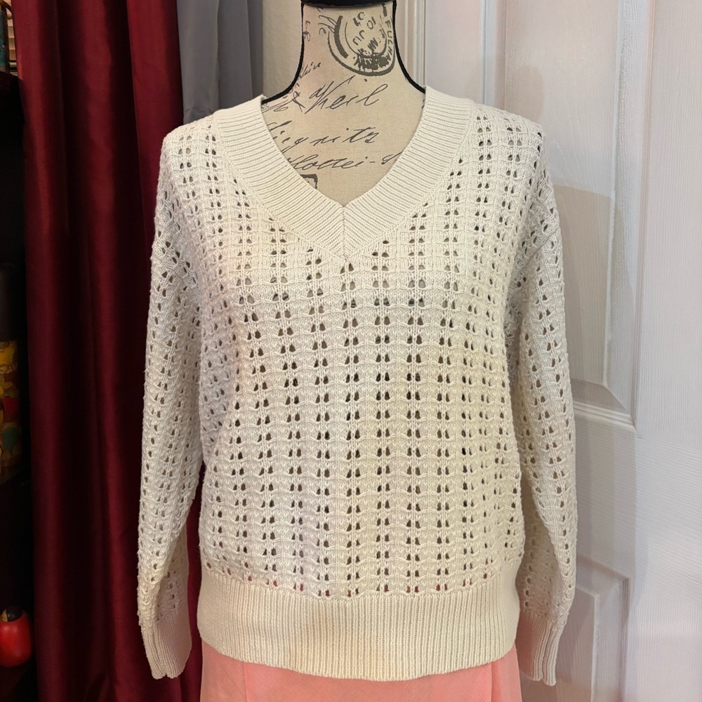 Universal Thread Openwork V-Neck Pullover Knit De… - image 1